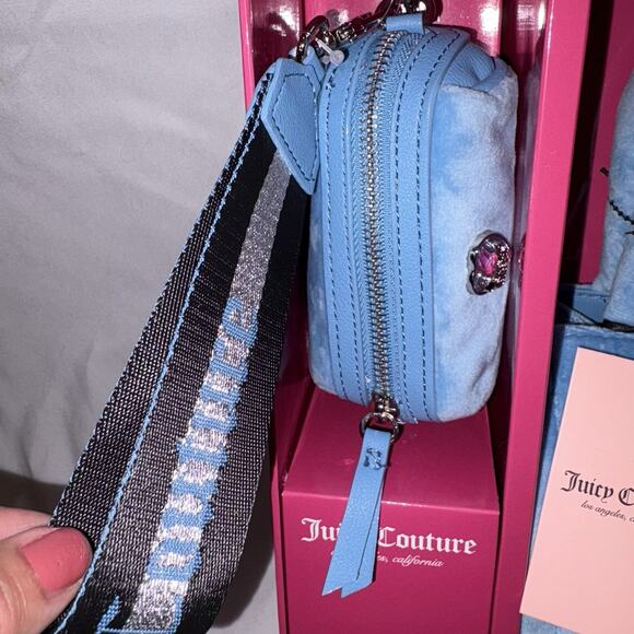 Juicy Couture Heart Dangle & Barrel Wrislet Coin Purse Gift Purse Baby Blue - Picture 4 of 7